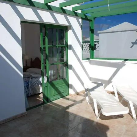 Puerto Del Carmen Sleeps 6 Pool Wifi Villa Puerto del Carmen (Lanzarote)